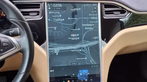 2015 Tesla Model S - Images - 22