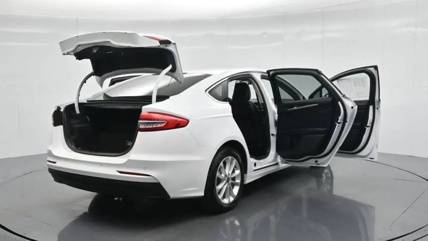 2019 Ford Fusion Energi 3FA6P0SU5KR176153