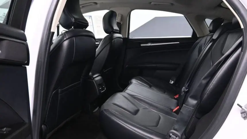 2019 Ford Fusion Energi 3FA6P0SU5KR176153