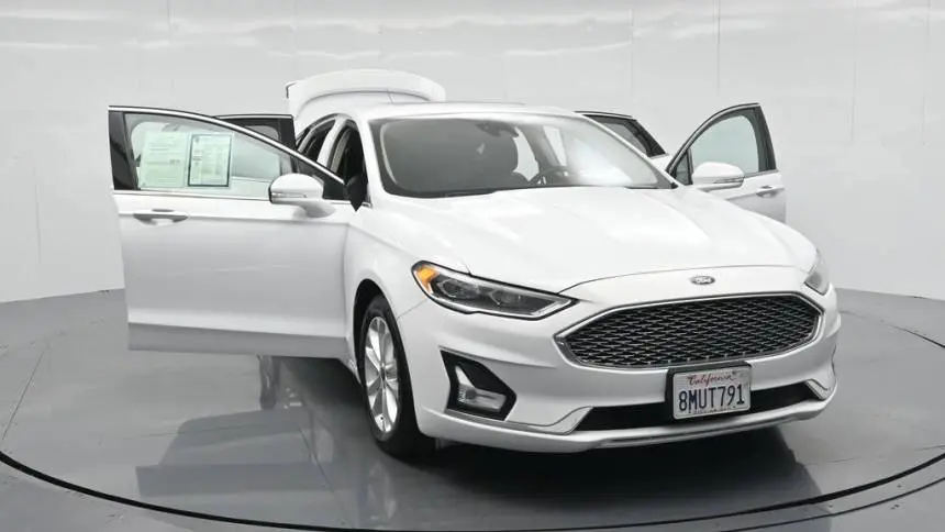 2019 Ford Fusion Energi 3FA6P0SU5KR176153