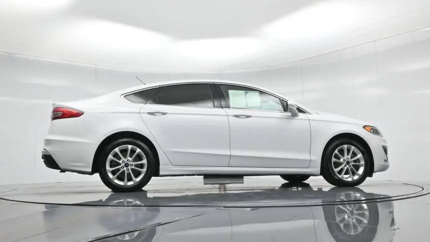 2019 Ford Fusion Energi 3FA6P0SU5KR176153