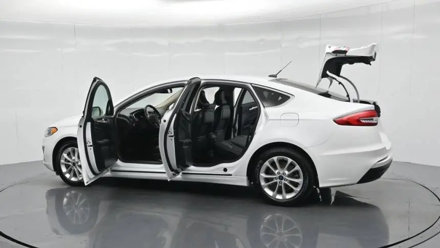 2019 Ford Fusion Energi 3FA6P0SU5KR176153