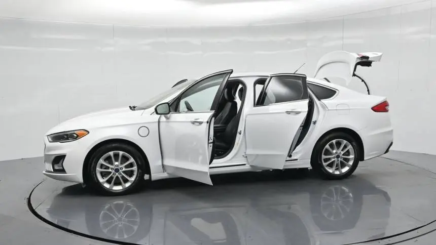 2019 Ford Fusion Energi 3FA6P0SU5KR176153