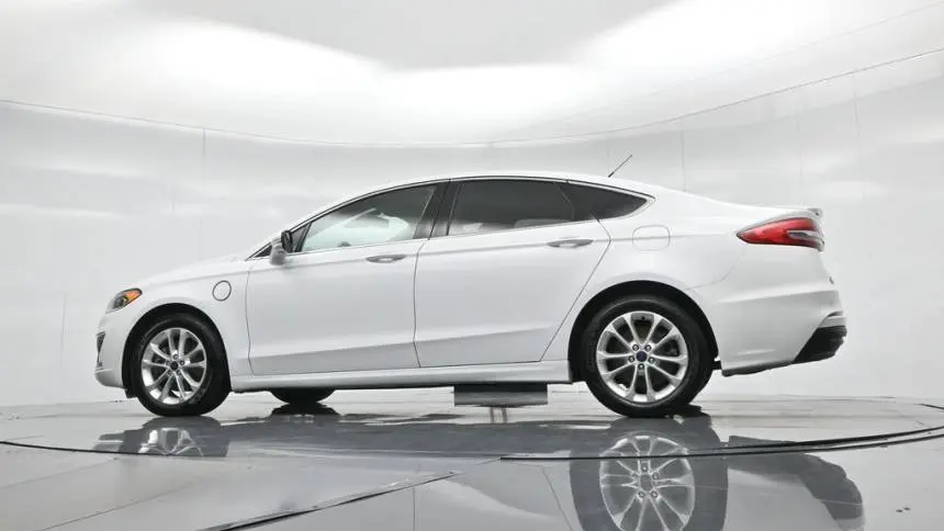 2019 Ford Fusion Energi 3FA6P0SU5KR176153