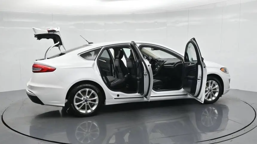 2019 Ford Fusion Energi 3FA6P0SU5KR176153