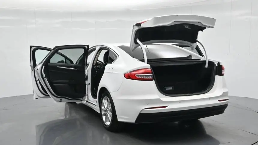 2019 Ford Fusion Energi 3FA6P0SU5KR176153