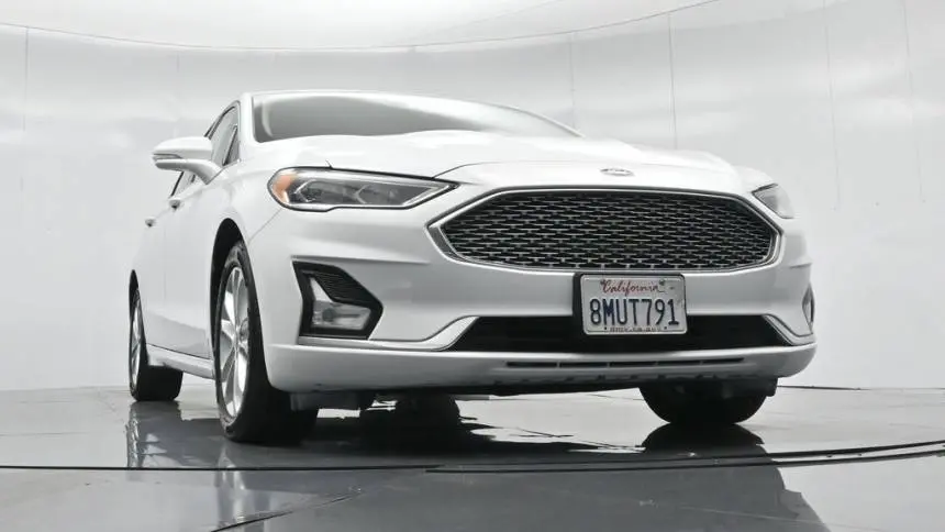 2019 Ford Fusion Energi 3FA6P0SU5KR176153