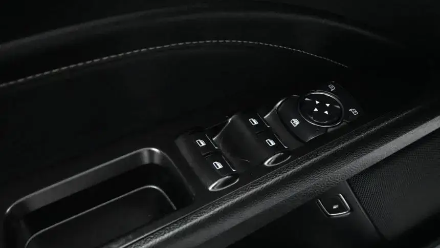 2019 Ford Fusion Energi - Images - 9