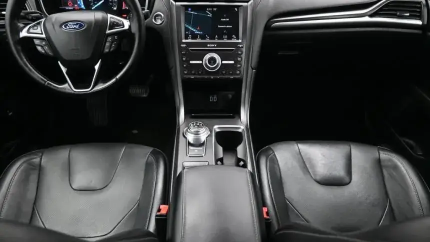 2019 Ford Fusion Energi - Images - 23
