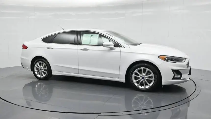 2019 Ford Fusion Energi - Images - 27