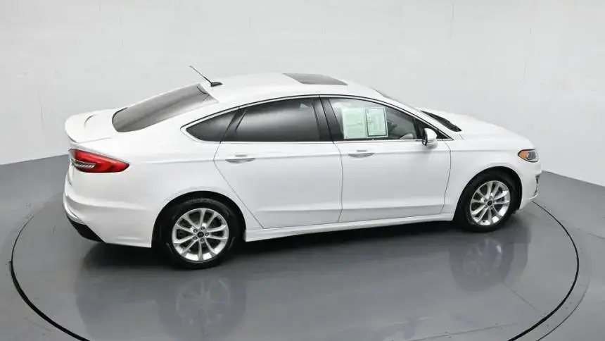 2019 Ford Fusion Energi - Images - 41