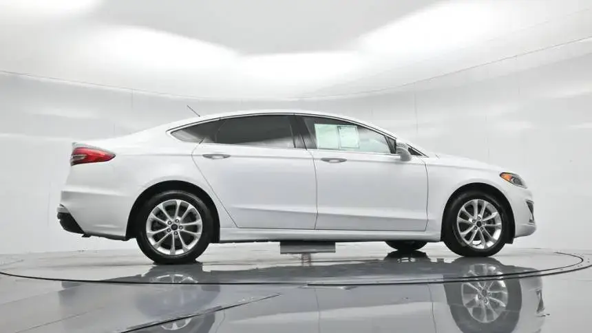 2019 Ford Fusion Energi - Images - 49