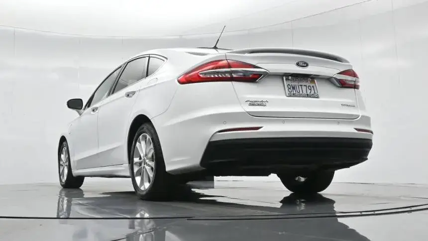 2019 Ford Fusion Energi - Images - 51