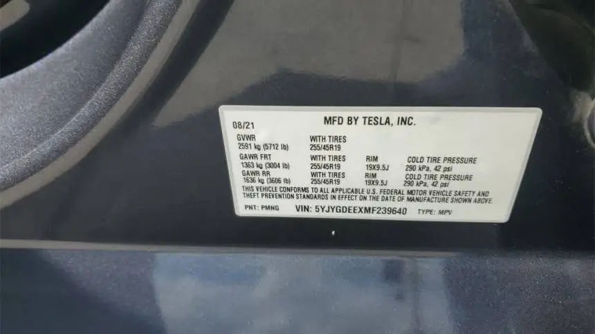 2021 Tesla Model Y 5YJYGDEEXMF239640