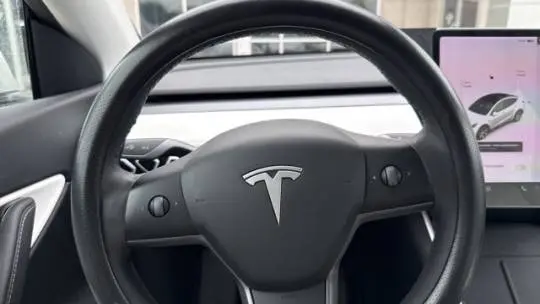 2020 Tesla Model Y 5YJYGDEE7LF021296