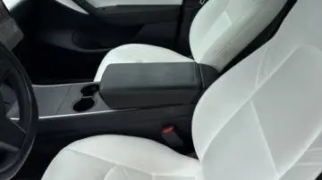 2020 Tesla Model Y 5YJYGDEE7LF021296