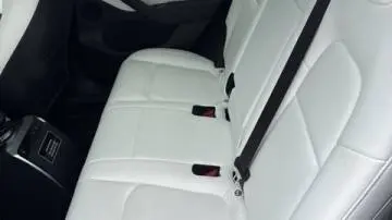 2020 Tesla Model Y 5YJYGDEE7LF021296