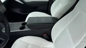 2020 Tesla Model Y 5YJYGDEE7LF021296