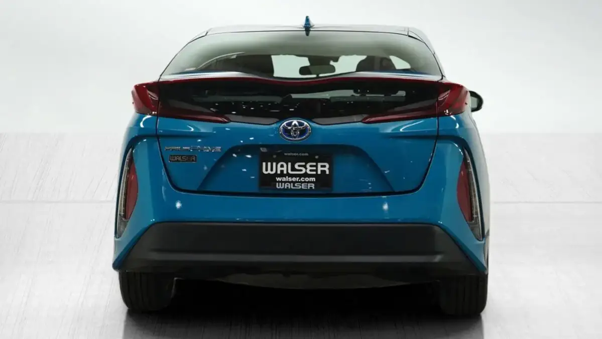 2017 Toyota Prius Prime - Images - 4