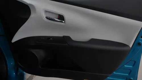 2017 Toyota Prius Prime - Images - 9