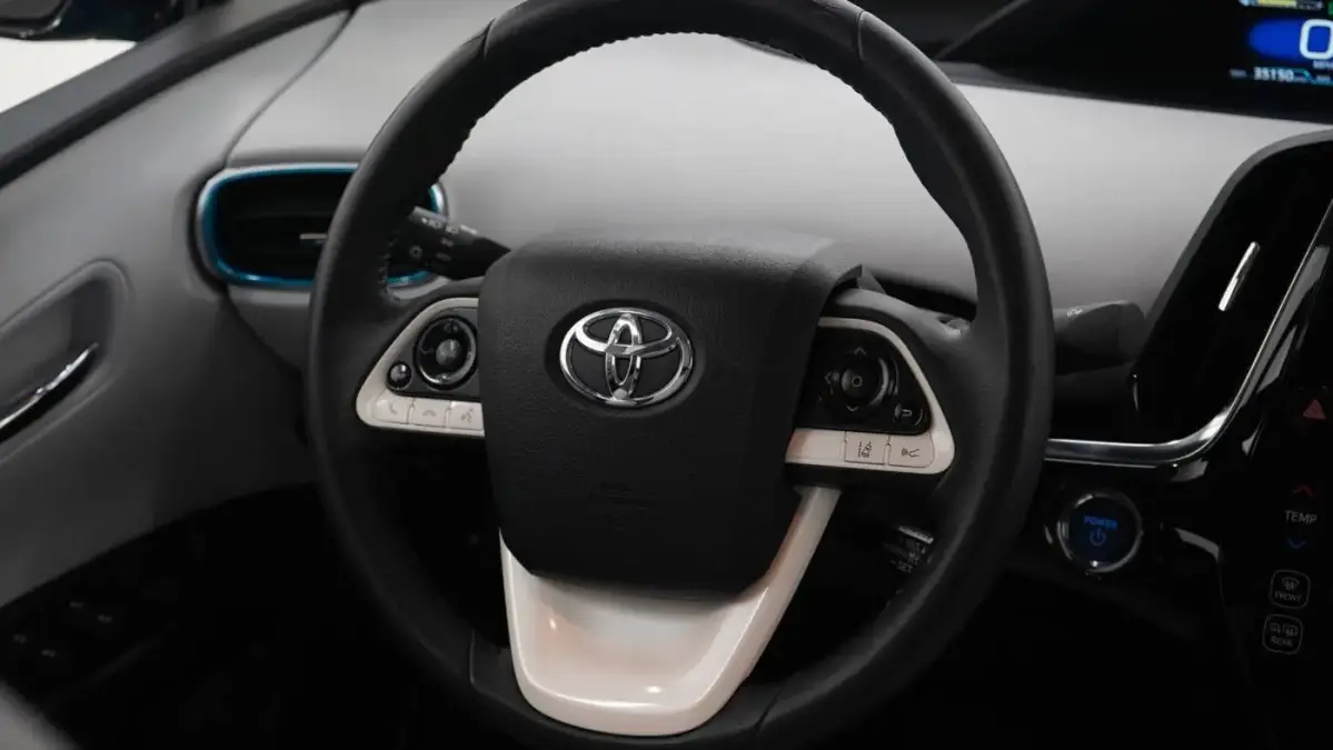 2017 Toyota Prius Prime - Images - 13