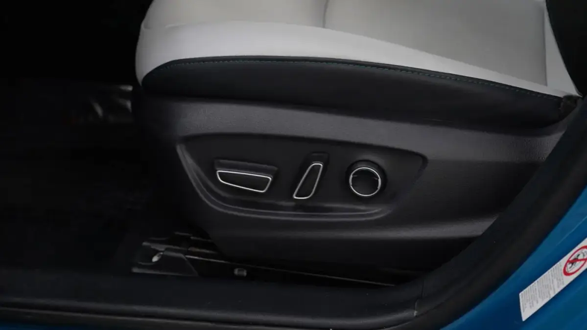 2017 Toyota Prius Prime - Images - 20