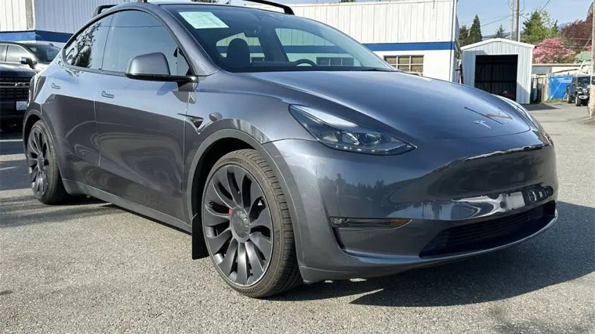 2023 Tesla Model Y 7SAYGDEF9PF881332