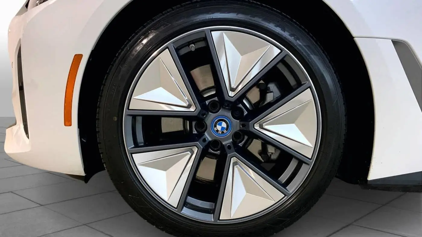 2023 BMW i4 WBY43AW03PFR28039