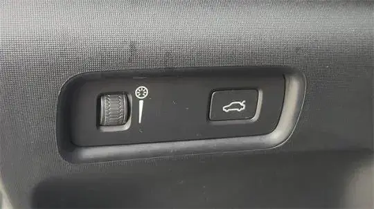 2022 Polestar 2 - Images - 14