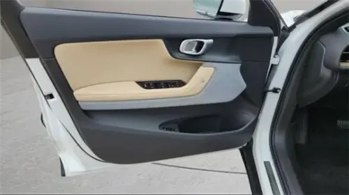 2022 Polestar 2 - Images - 25