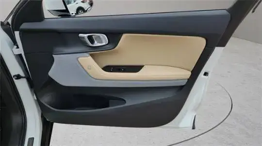 2022 Polestar 2 - Images - 30