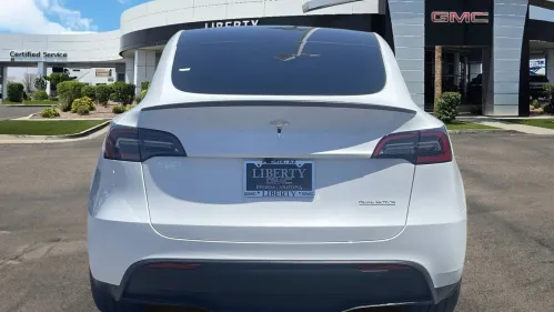 2025 Tesla Model Y 7SAYGDEF9SF246314