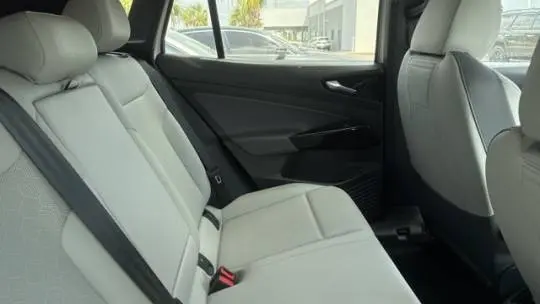 2021 Volkswagen ID.4 WVGTMPE23MP044927