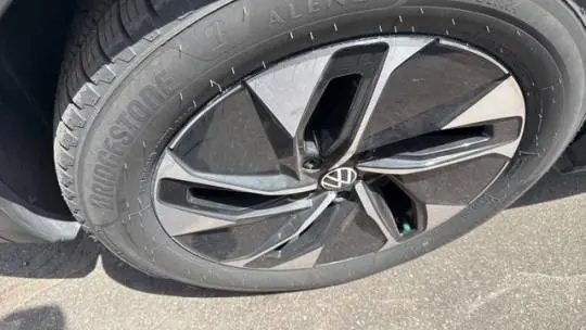 2021 Volkswagen ID.4 WVGTMPE23MP044927