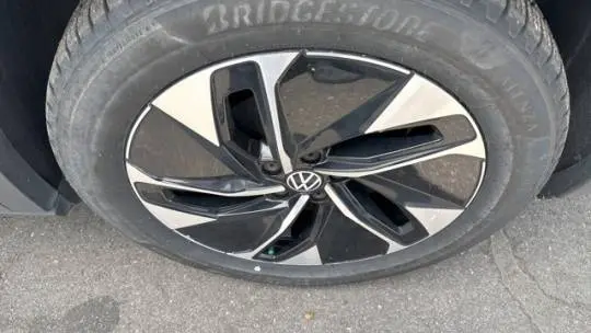 2021 Volkswagen ID.4 WVGTMPE23MP044927