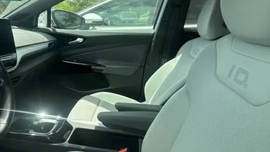 2021 Volkswagen ID.4 WVGTMPE23MP044927