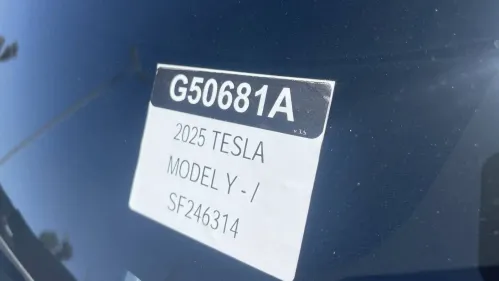 2025 Tesla Model Y 7SAYGDEF9SF246314