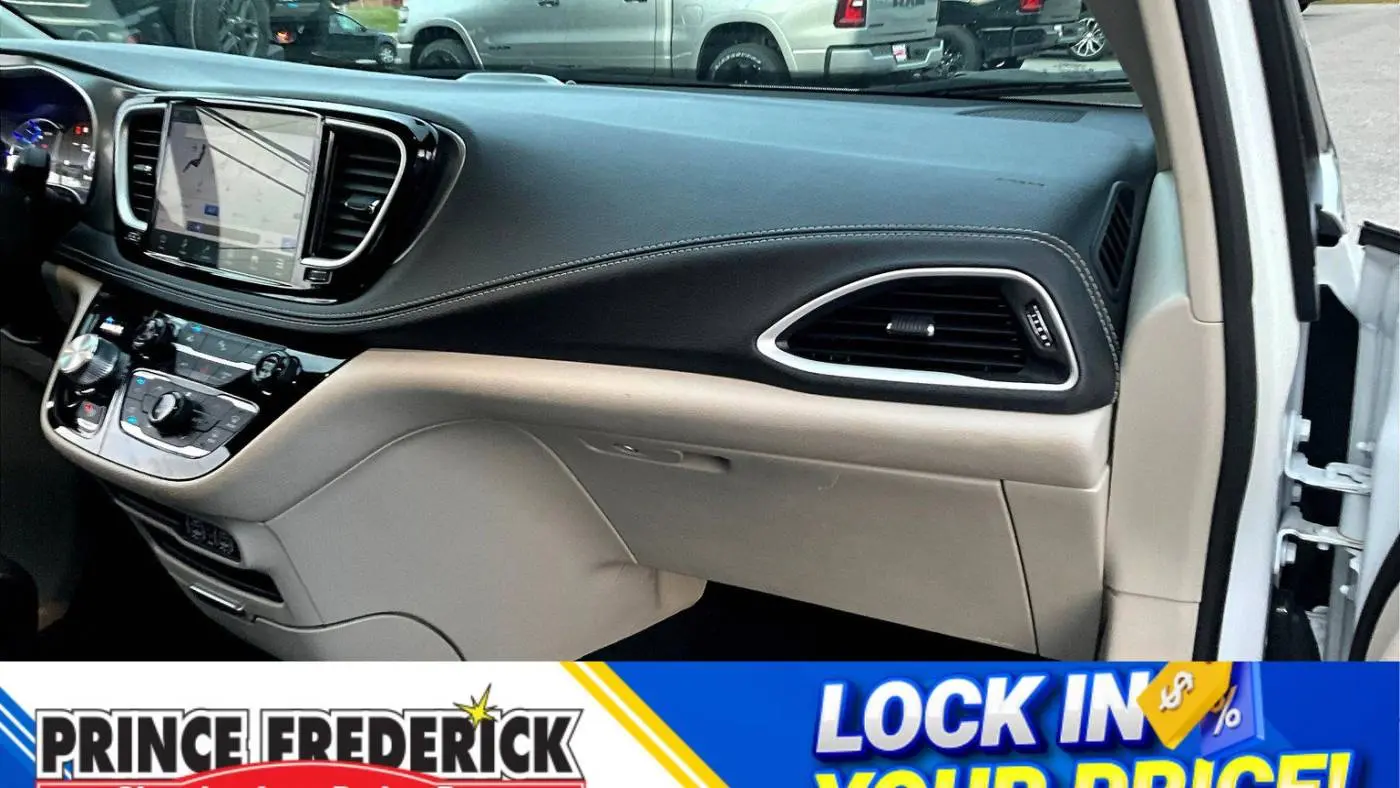 2023 Chrysler Pacifica 2C4RC1L74PR622422