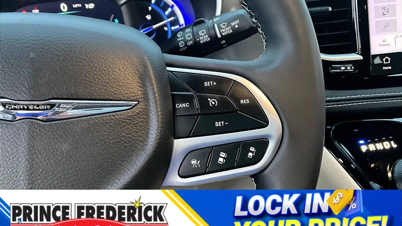 2023 Chrysler Pacifica 2C4RC1L74PR622422