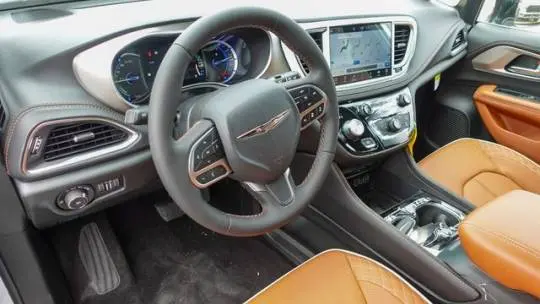 2025 Chrysler Pacifica 2C4RC1N71SR574237