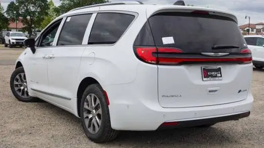 2025 Chrysler Pacifica 2C4RC1N71SR574237