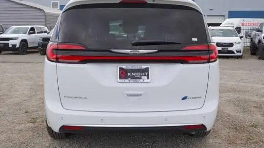 2025 Chrysler Pacifica 2C4RC1S77SR550044