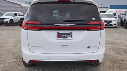 2025 Chrysler Pacifica 2C4RC1S77SR550044