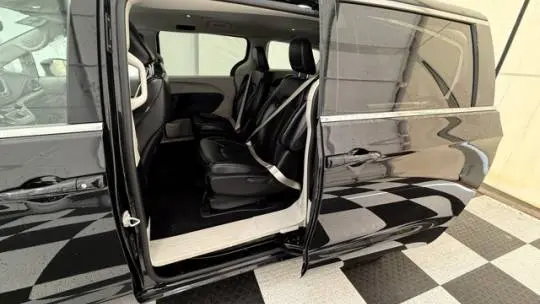2023 Chrysler Pacifica 2C4RC1L77PR631079