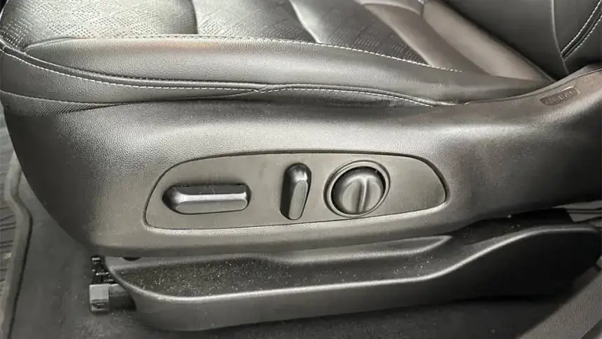 2023 Chevrolet Bolt - Images - 13