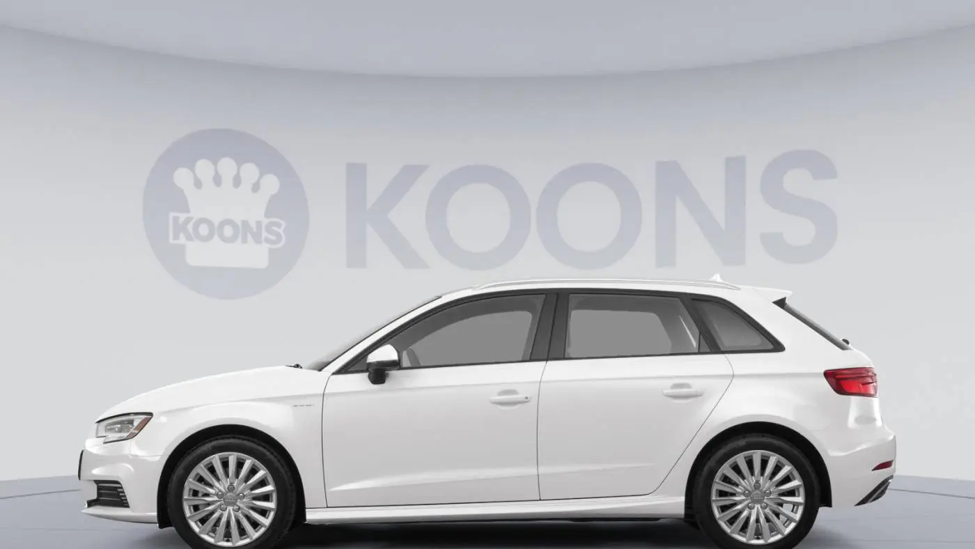 2017 Audi A3 Sportback e-tron WAUUPBFF6HA083635