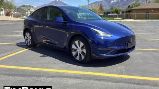 2023 Tesla Model Y 7SAYGDEE5PF787648