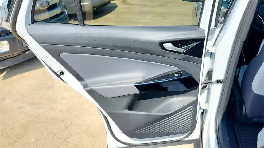 2021 Volkswagen ID.4 WVGTMPE20MP040835