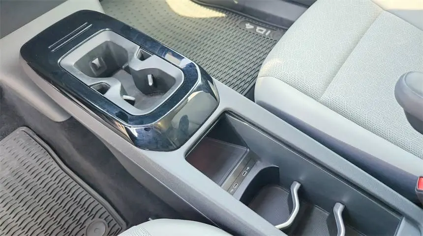 2021 Volkswagen ID.4 WVGTMPE20MP040835