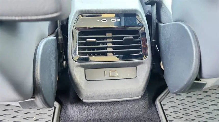 2021 Volkswagen ID.4 WVGTMPE20MP040835